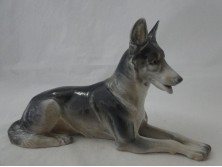 Metzler - Ortloff porcelán németjuhász kutya