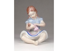 Babázó kislány Drasche porcelán figura 8.5 cm