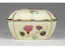 Pillangós vajszínű Zsolnay porcelán bonbonier