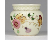 Pillangós vajszínű Zsolnay porcelán gerezdes váza 5.8 cm