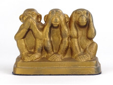 A három majom fém szobor