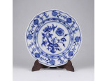 Antik hagyma mintás Meisseni porcelán süteményes tányér készletpótlásnak 15.8 cm