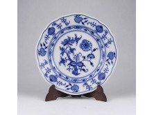 Antik hagyma mintás Meisseni porcelán süteményes tányér készletpótlásnak 15.8 cm
