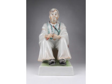 Nagyméretű, hibátlan Zsolnay szalonnázó paraszt porcelán figura 32 cm