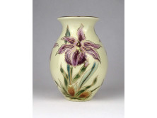 Vajszínű, orchideás Zsolnay porcelán díszváza 13 cm